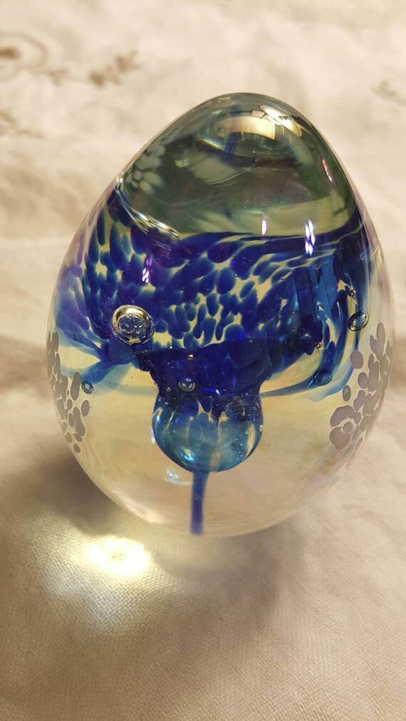 Vintage Mt St Helens ash art glass paperweight egg iridescent