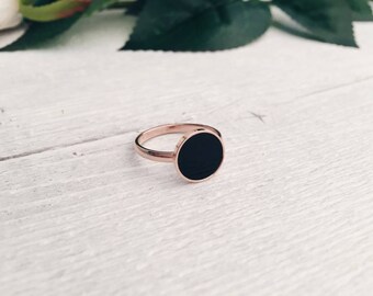 Minimalist Ring with Black Circle Charm | Rose Gold Ring with Round Charm in Black Titanium Jewellery