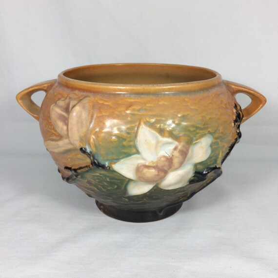 Roseville Magnolia Bowl 665-4Brown and Green