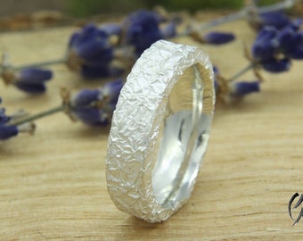 Ring silver, wrinkled