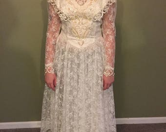 Vintage Jessica McClintock Bridal, long sleeve lace wedding dress