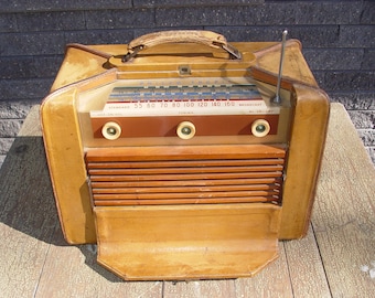 Rare 1951 Philco Tropic 3214 ~ Good Leather Cased Tube Radio