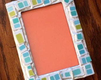 Retro Picture Frame (holds a 4 x 6 photograph)