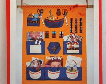 Simplicity Crafts Pattern 121 - Ten Household Organizers, Sewing, Travel, Baby, Bedside, Shower, Bedroom