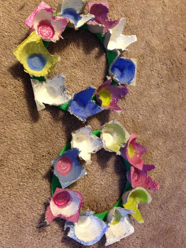 Easy Egg Carton Flower Wreath Kids Craft