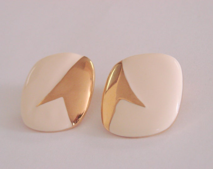 Vintage Monet Designer Signed Modernist Creamy White Enamel Clip Earrings Jewelry Jewellery