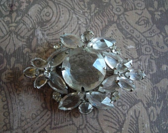 Vintage 1950s REGENCY Clear Glass Rhinestone Brooch