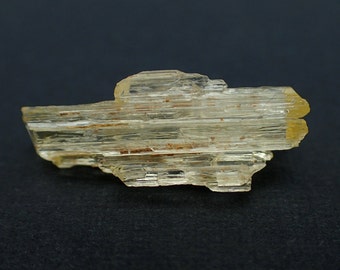 Scapolite crystal from Madagascar - .9gm / 21mm x 8mm x 6.8mm (T10933)