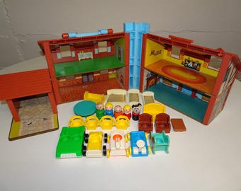 Vintage 1980's Fisher Price Little People Tudor House #952 100% Complete Plus Extra Accessories - FREE SHIPPING