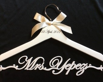 wedding dress hanger,laser cut hanger,Mrs hanger,Personalized Hanger,Custom hanger,wedding hanger,wedding dress hanger