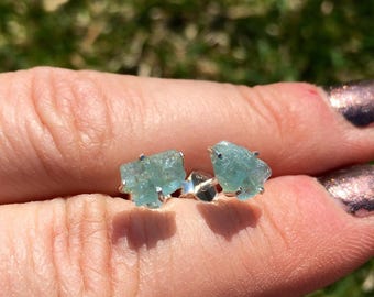 Raw Aquamarine Earrings sterling silver - Aquamarine Stud Earrings - raw aquamarine stone - crystal stud earrings silver aquamarine crystal