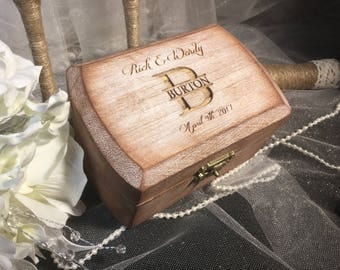 FAST SHIPPING Rustic Ring Bearer Box, Custom Rustic Ring Box, Shabby Chic Box, Country Pillow Ring, Personalized Ring Box, Engraved Ring Box