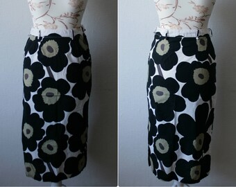 MARIMEKKO skirt Unikko fabrics handmade skirt Floral midi skirt Side slits Cotton midi skirt Black white poppies print High waist skirt