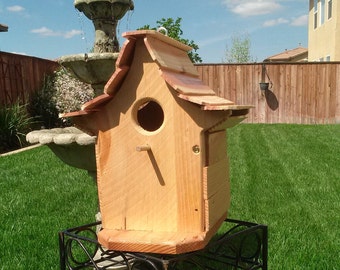 Handcrafted cedar birdhouse #114 FREE SHIPPING