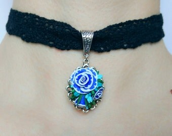 Choker with charm Black choker Lace choker Gothic choker Gothic necklace Deep blue Black jewelry Trend jewelry Fashion necklace Blue roses