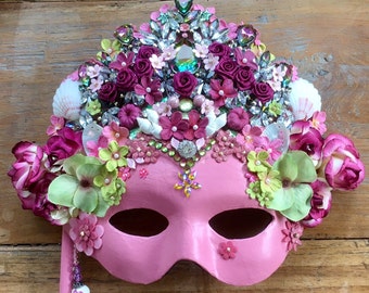 Jewelled masquerade mask