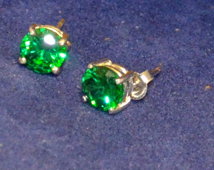 Green Zircon Stud Earrings, 7mm Round, Natural, Set in Sterling Silver E1044