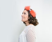 Lennon - Pasador de plumas, tocado naranja de plumas para invitada de boda, tocado naranja, black friday