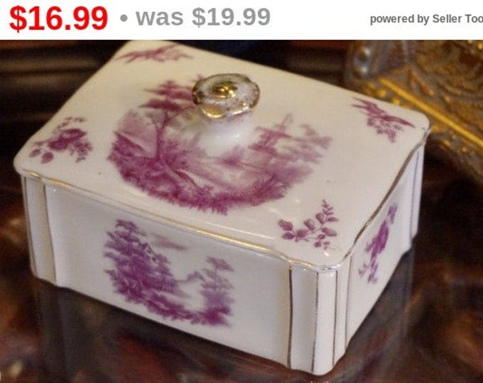 Victoria Porcelain Tidbit Box