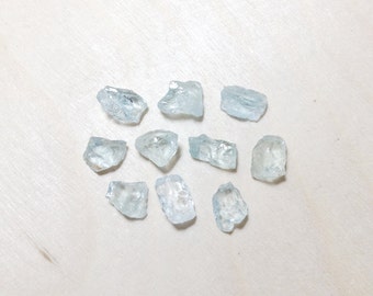 Rough aquamarine, raw aquamarine crystal lot // B*2999