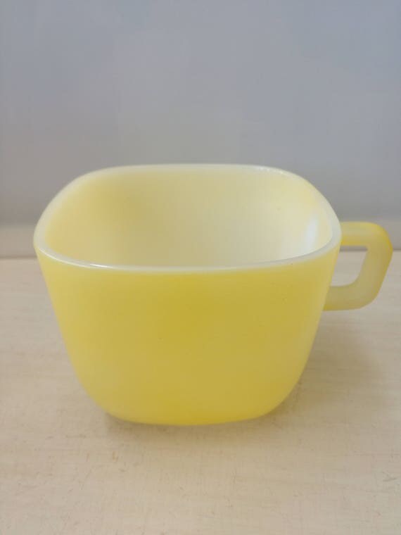 Opale France mugs, yellow