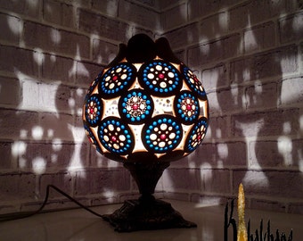 Authentic gourd lamp reflection