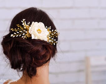 Wedding hair flower comb Ivory bridal hair comb Floral hair piece Gold hair accessory Wedding flower Woodland wedding Hair clip for women