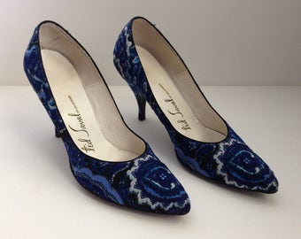 1960s Vintage Blue Paisley Velvet Pumps by Ted Saval of California, SZ 8.5