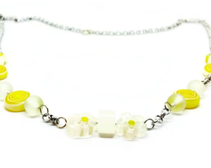 Spring Flowers Beaded Necklace, Yellow Glass Bead Necklace, Spring Necklace, Summer Jewelry, Unique Birthday Gift