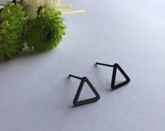 Small triangle earrings, small triangular studs, black matte earrings, Simple, cute, fashion earrings, minimal earrings, cute triangle studs