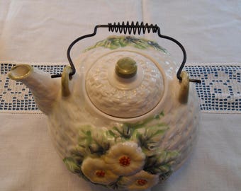 Rustic Daisy Teapot Lefton Made in Japan Yellow Daisies