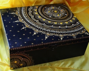 Gold mandala Jewelry box Jewellery wooden box Wooden box Acrylic painting Exclusive design Handpainted box Henna mandala Mehndi art