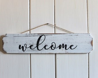 Distressed wood / black and white / welcome / wall hanging / sign / rustic / farmhouse / plaque / home decor / rectangular / home decor /