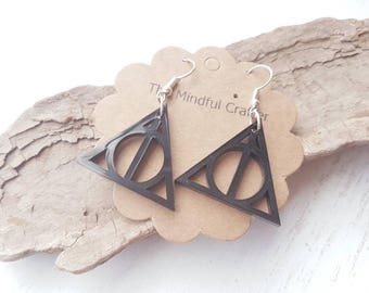 Harry potter deathly Hallows earrings. Harry potter jewellery. Deathly hallows jewellery. Always. Film Geek jewellery happy potter HP film