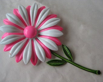 Daisy Flower Enamel Pink White Green Brooch Vintage Pin
