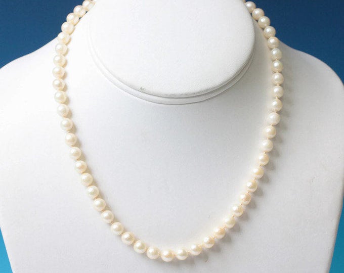 Cultured Pearl Choker Necklace 10K Clasp Vintage 16 Inch Choker