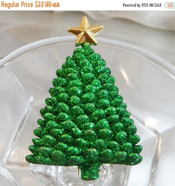 on sale vintage christmas tree brooch green glitter by waalaa on sale vintage christmas tree brooch green glitter by waalaa