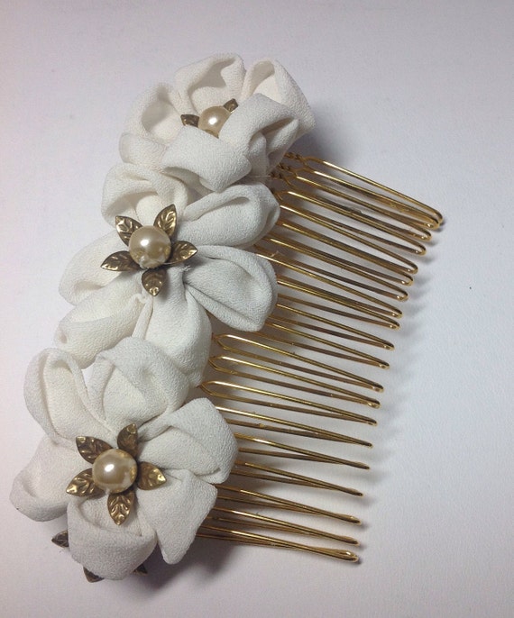 Flower Hair Comb/Side Comb/Ivory/Cream Flowers/Floral