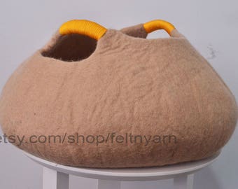 Handmade felt pet bed , felt pet bed , felted pet bed , Cat bed , Cat cave