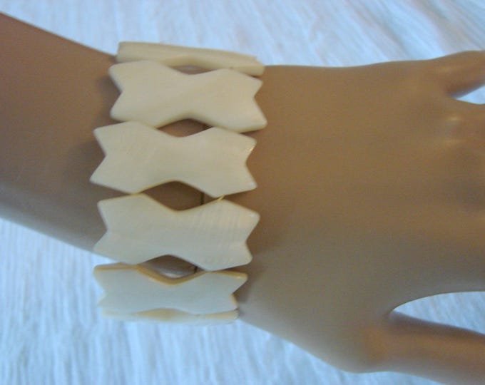 Unique Vintage Hand Carved Mother of Pearl Link Stretch Bracelet Artisan Tribal Jewelry Jewellery