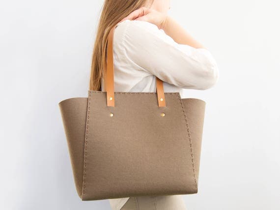 Wool Felt TOTE BAG / taupe felt tote bag / womens bag / felt shoulder bag / carry all bag / made in Italy