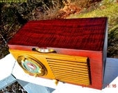 Bluetooth MP3 対応 - バールド トップ アールデコ 1952 ゼネラル エレクトリック モデル 521F AM ブラウン ベークライト チューブ クロック ラジオ 完全に復元されました。