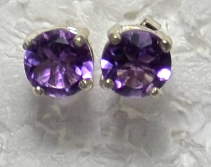 Amethyst Studs, 7mm Round, Natural Set in Sterling Silver E1052