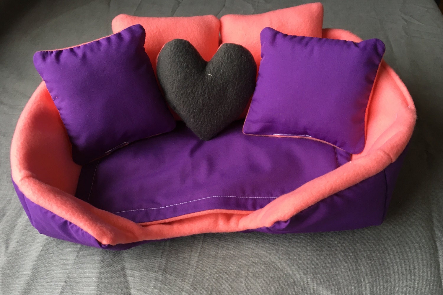 Cozy couch purple w/ pink