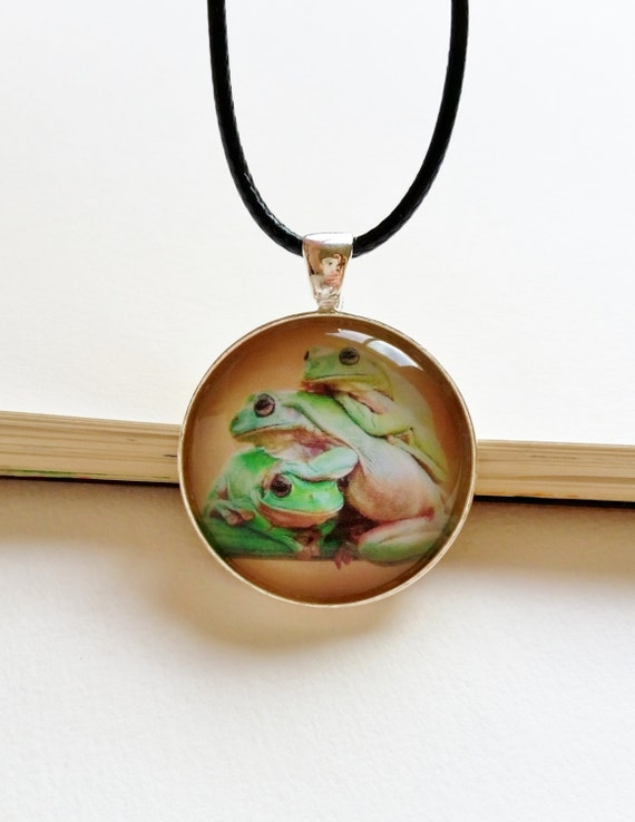 Items similar to Green Frog Necklace frog jewellery, frog jewelry
