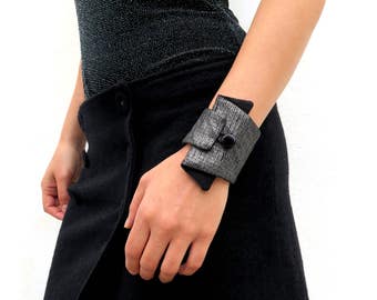 Fabric Bracelet Silver and Black, Wrist Wallet, Cuff Bracelet With Hidden Pocket, Silver Bracelet, Secret Wallet For Jogging, Travel Wallet