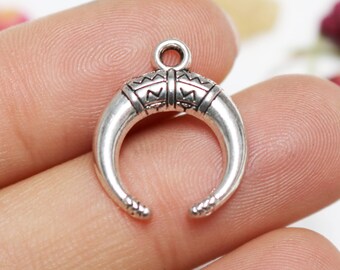 set of 10, horn charm, moon charm, boho charm, crescent moon charms, antique silver, 18mm x 15mm