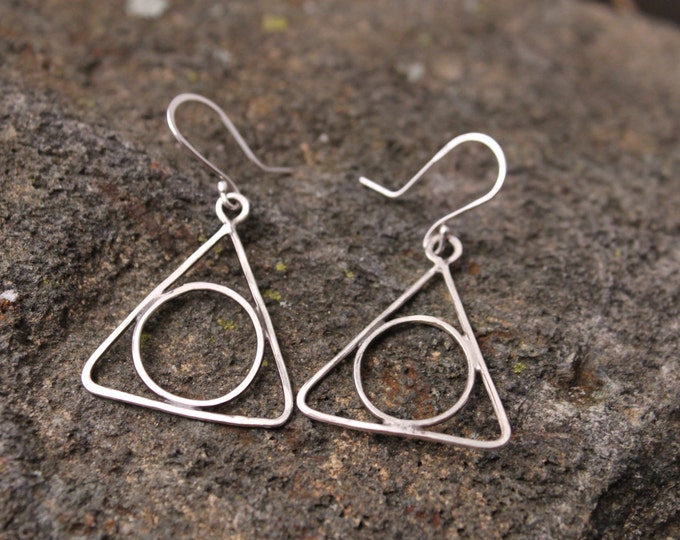 Geometric Sterling Silver Earrings, Triangle and Circle Hammered Silver Wire Earrings, Handmade Dangle Earrings, Valentines Day Gift for Her