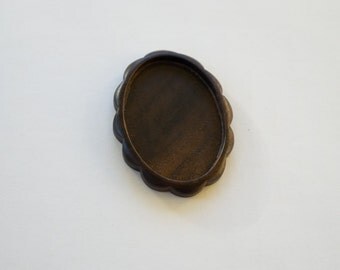 Fine finished hand cut hardwood bezel tray - Walnut - 30 x 40 mm cavity - (D61c-W)