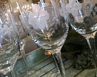 Toscany Crystal Etched Wine Glasses set of 6 Empress Floral Pattern Flower Farmhouse Chic Spring Etched Flowers Shabby Chic Wedding TYCAALAK